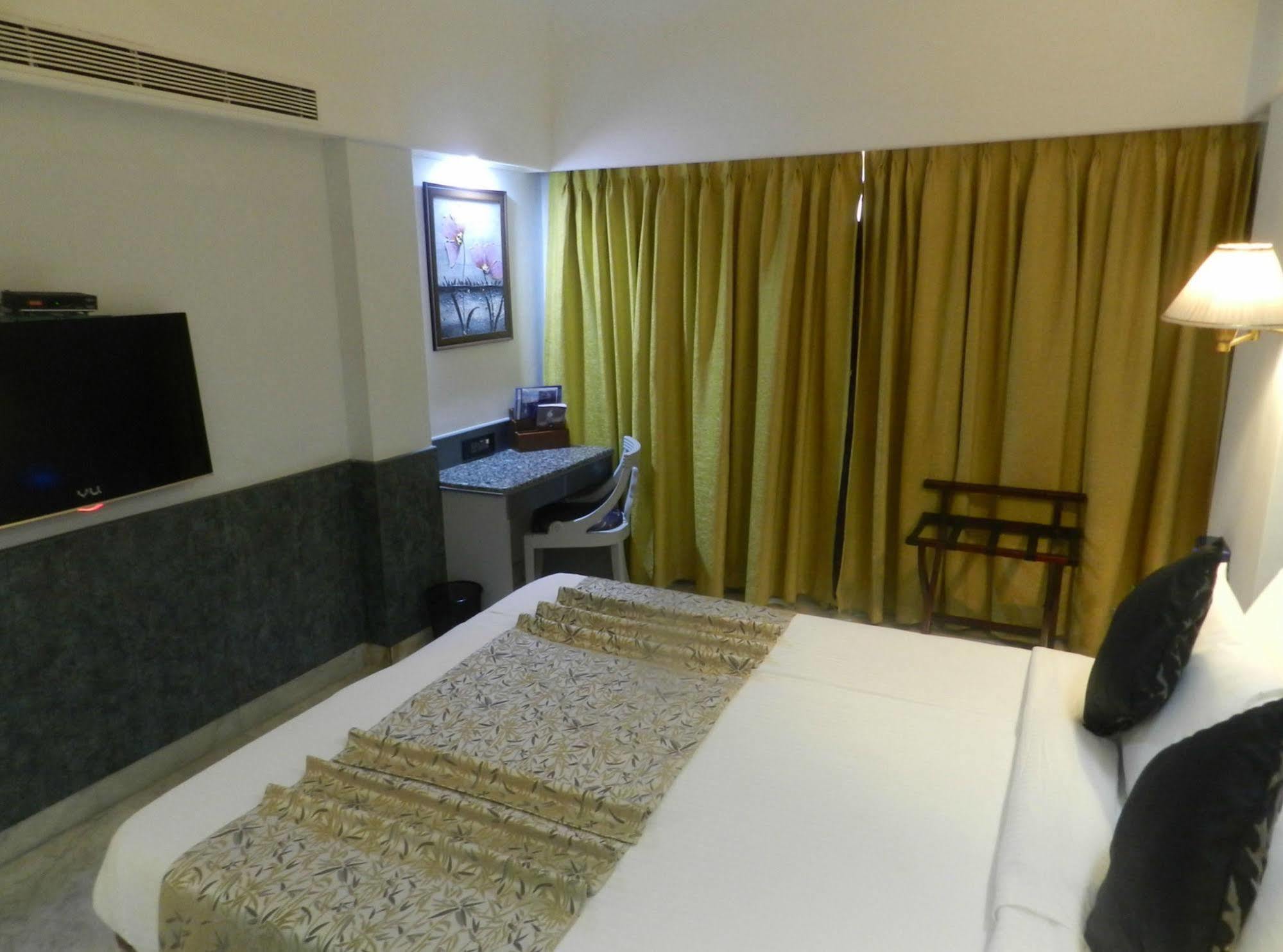 Hotel Regenta Place The Emerald