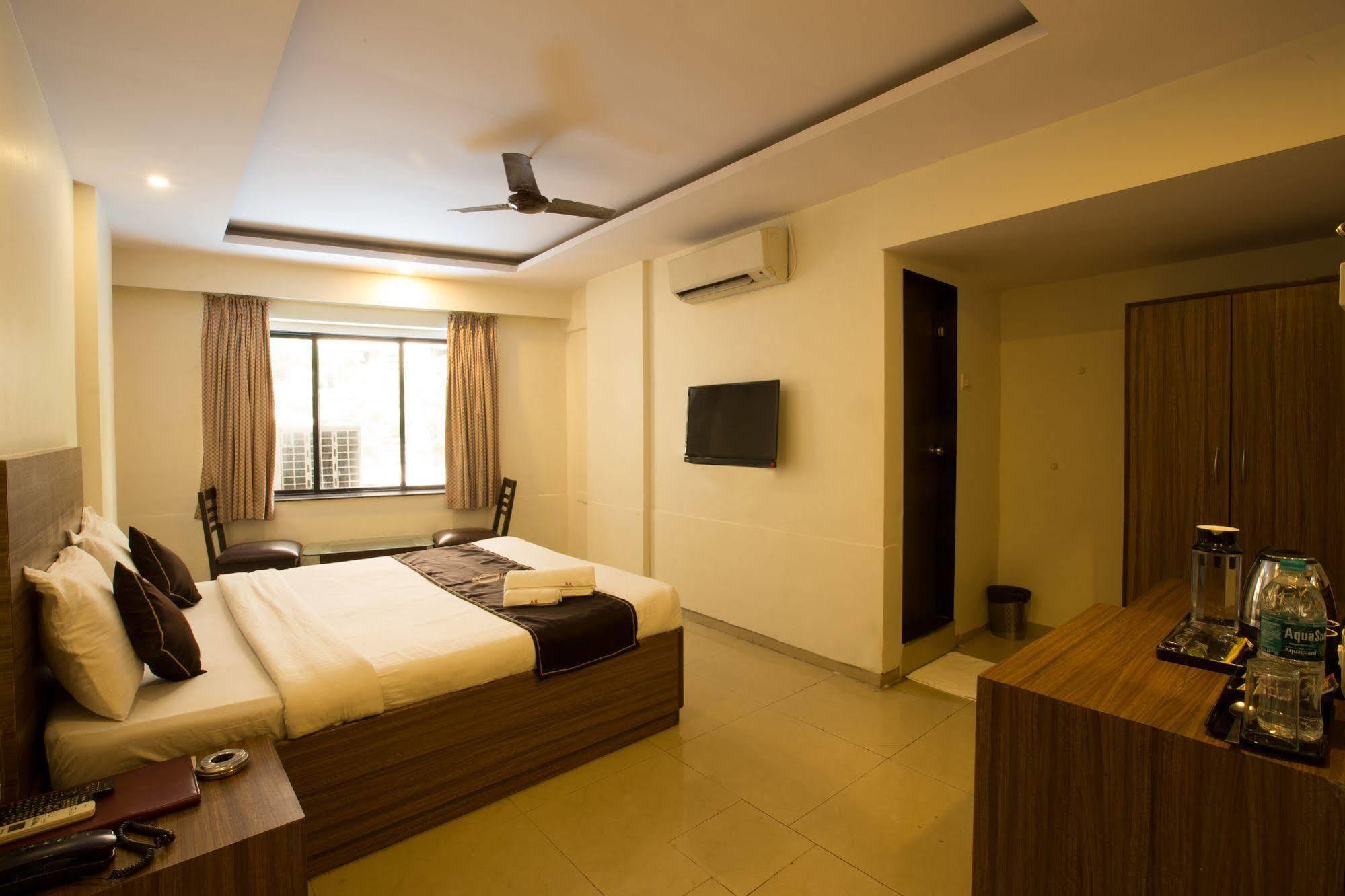 Ace Residency Hotel 2*