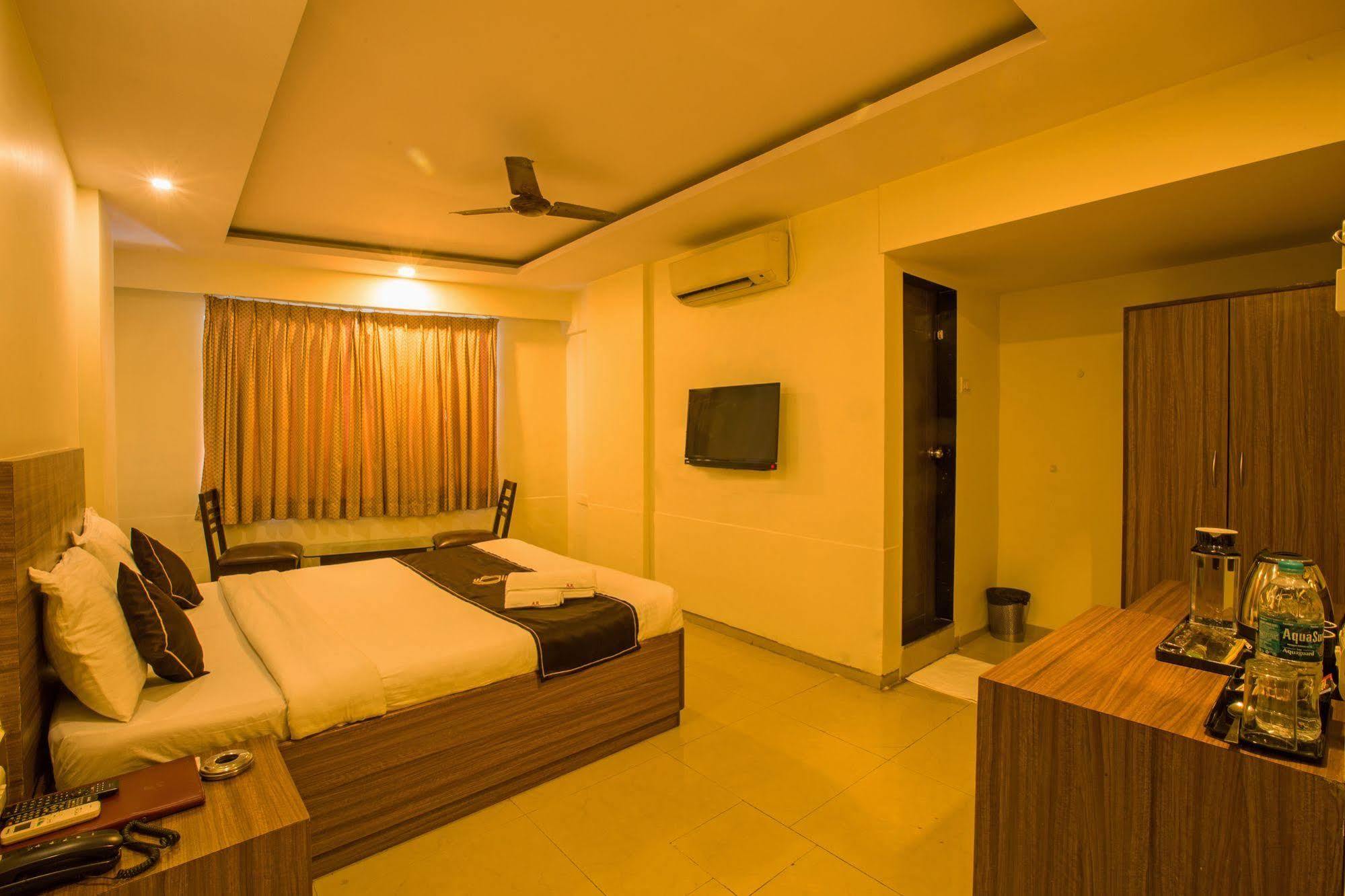 Hotel Ace Residency