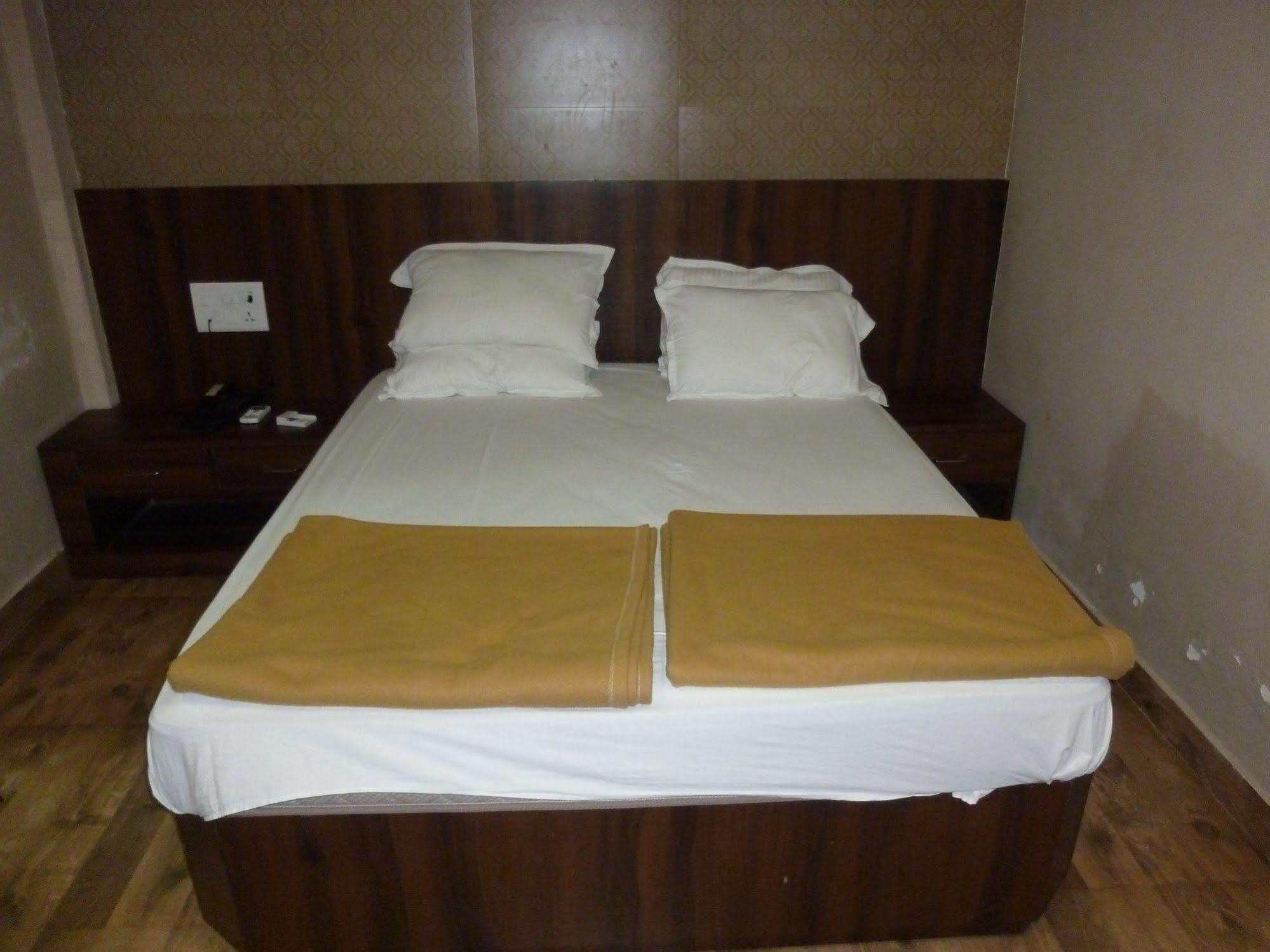 Regal Palace 3* Mumbai