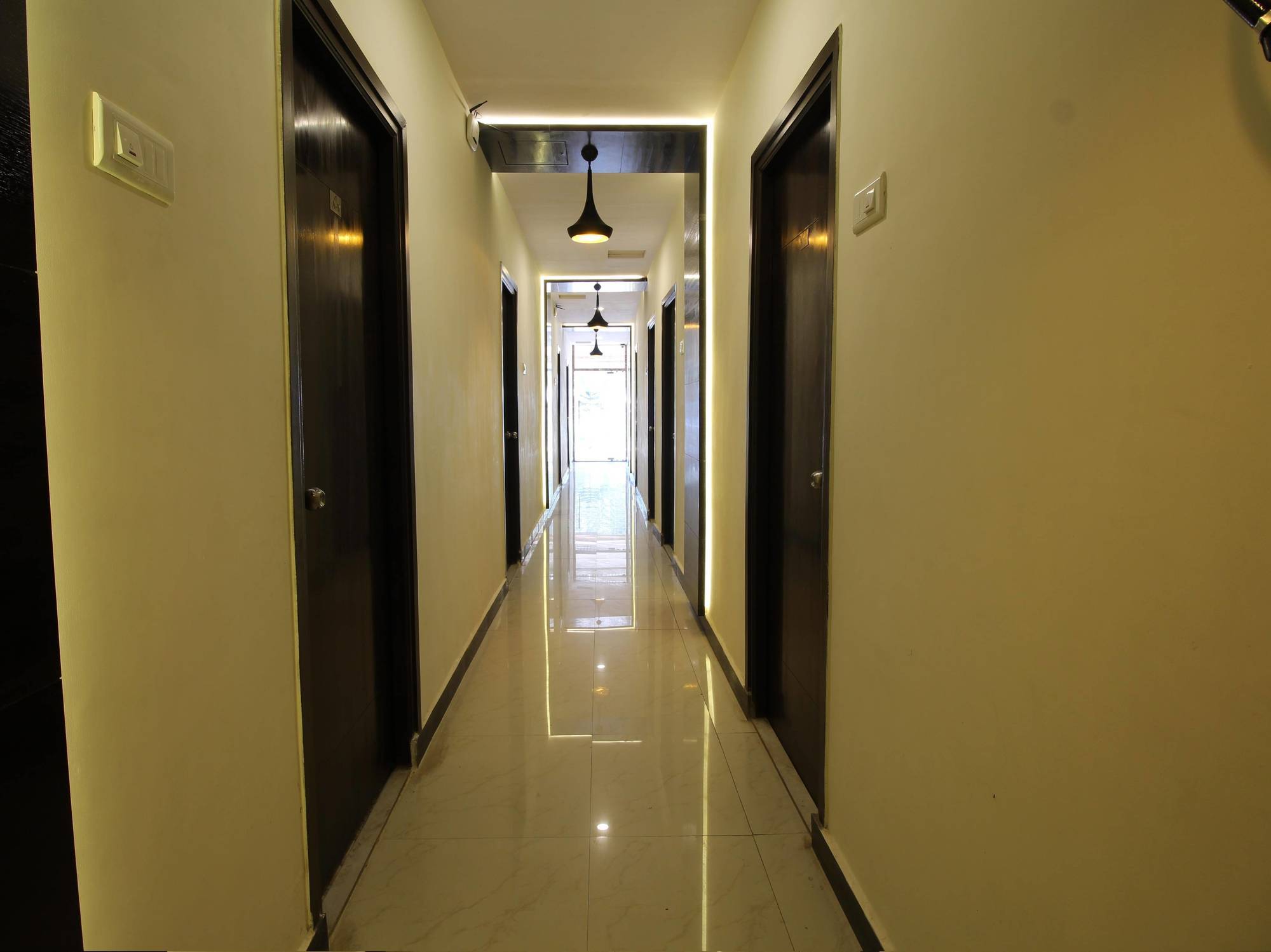 Treebo Trip Ashir Guest house Mumbai