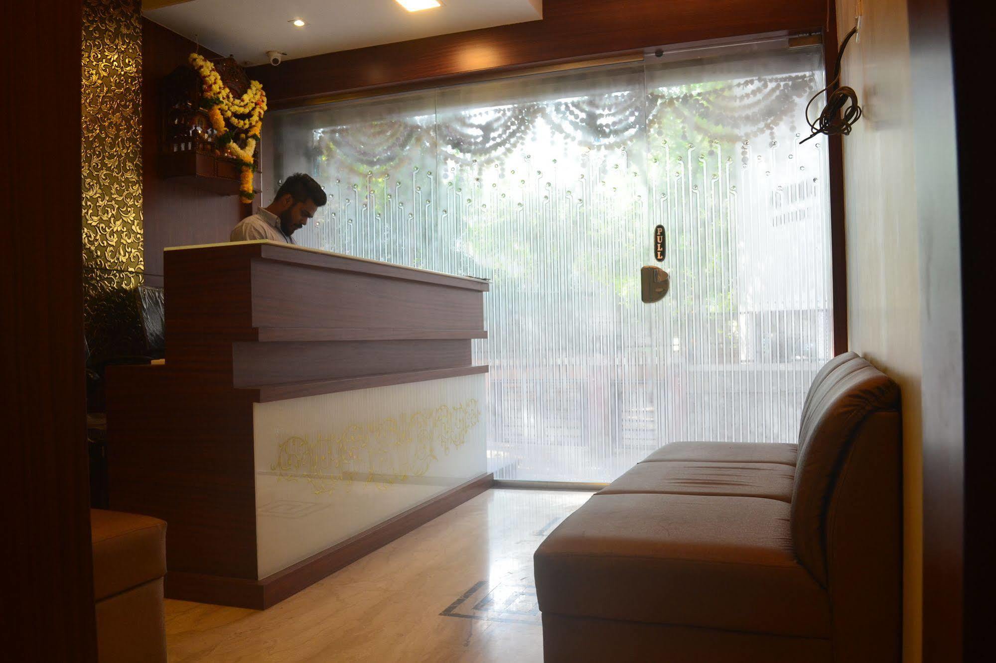 Collection O Airport Metro Andheri East Motel Mumbai