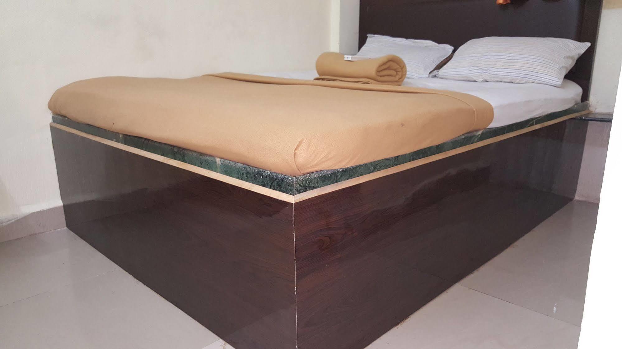 Hotel Al Mehraj Hotel 3*