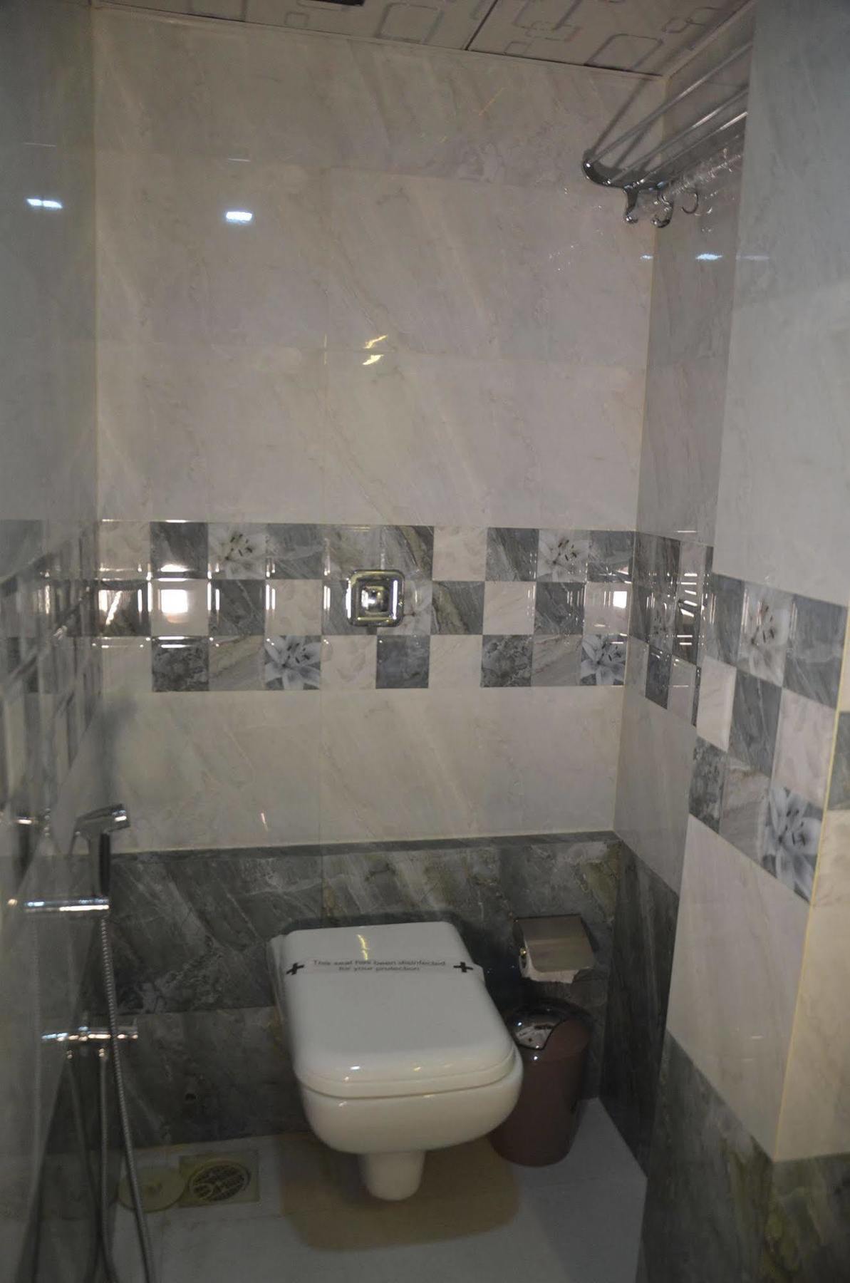 Hygienic Liberty Plaza 3* Mumbai
