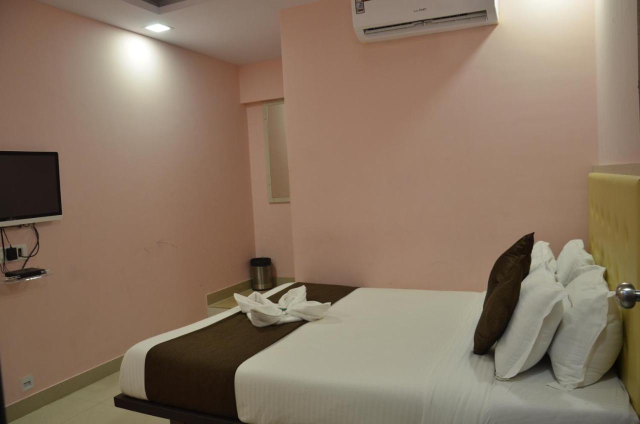 Sai Leela Grand Hotel 3*