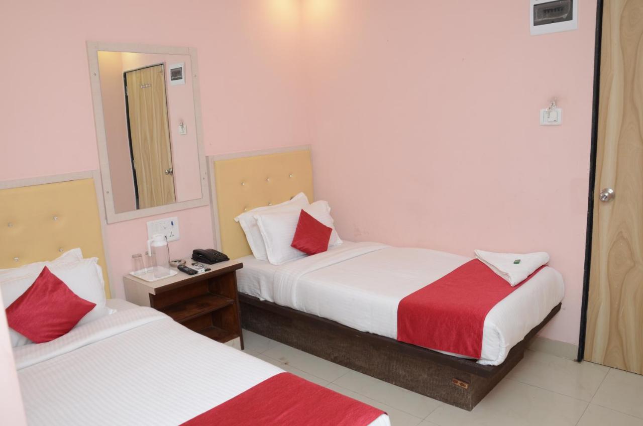 Sai Leela Grand Hotel 3*