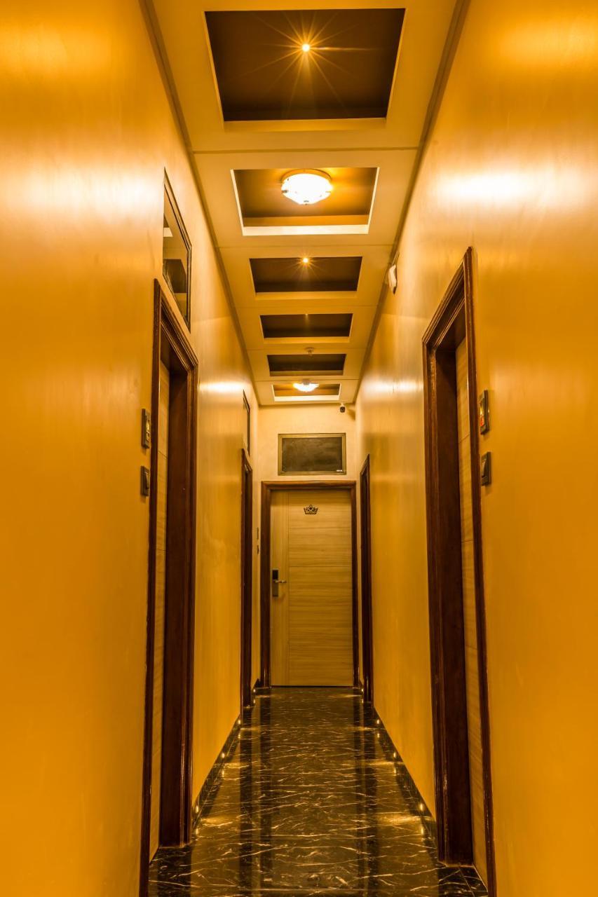Golden Crown Hotel