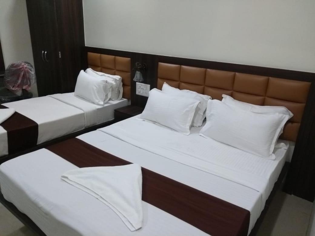 Fabhotel Galaxy Hotel