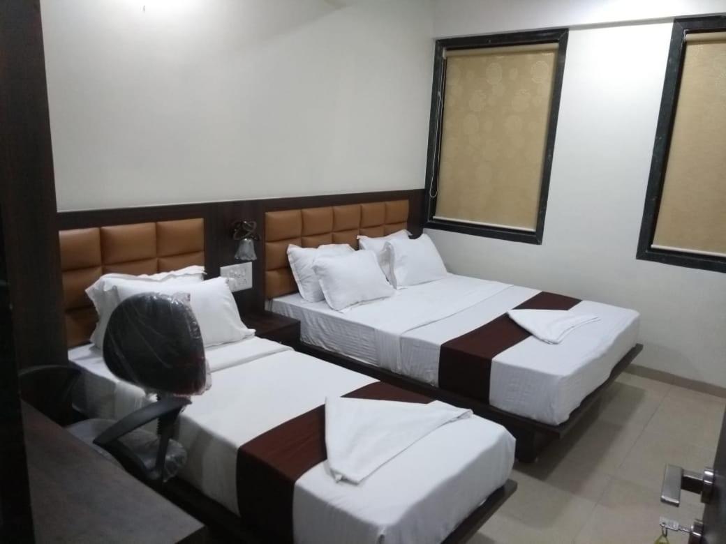 Fabhotel Galaxy Hotel *