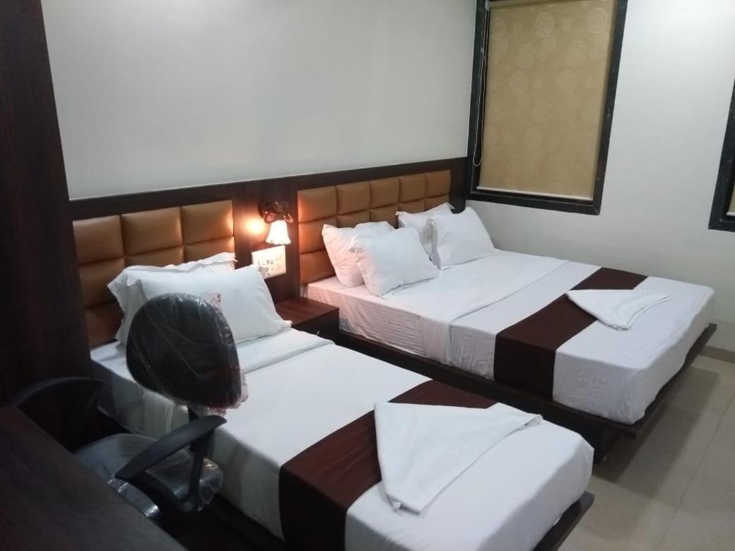 Fabhotel Galaxy Hotel