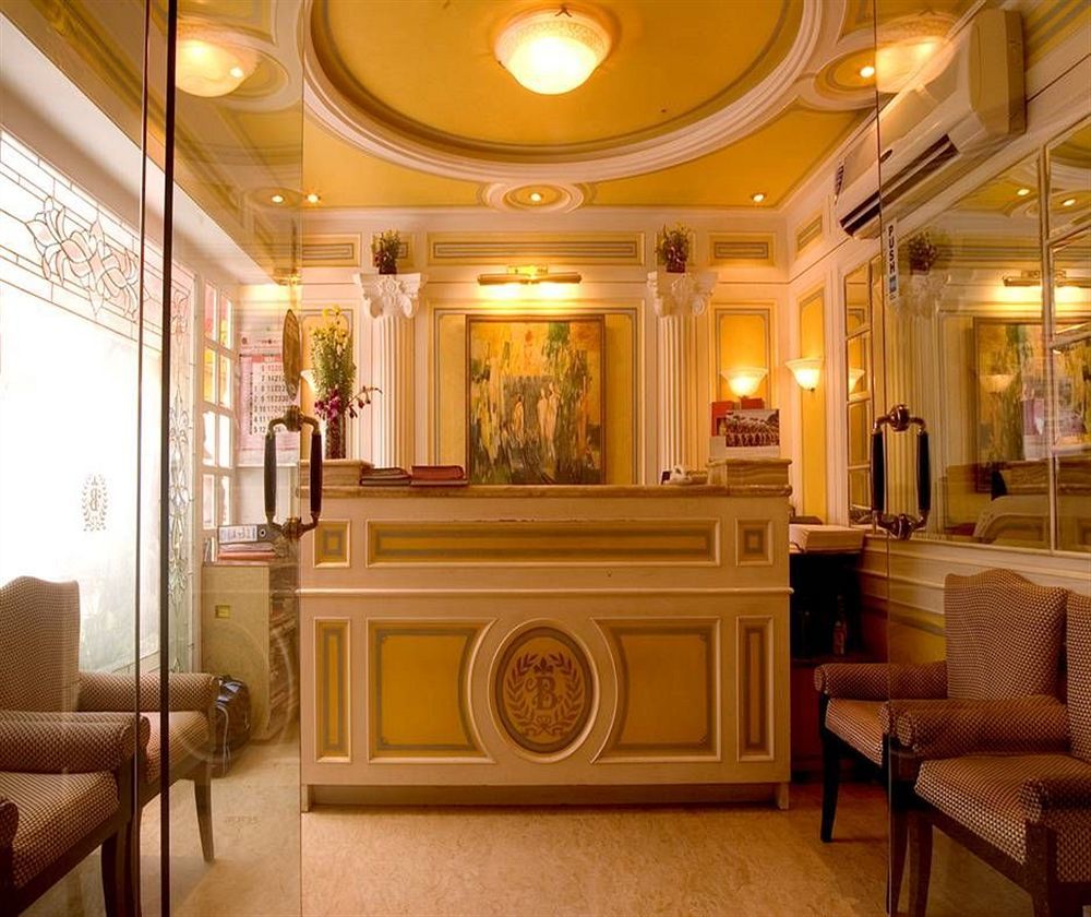 Benzy Palace