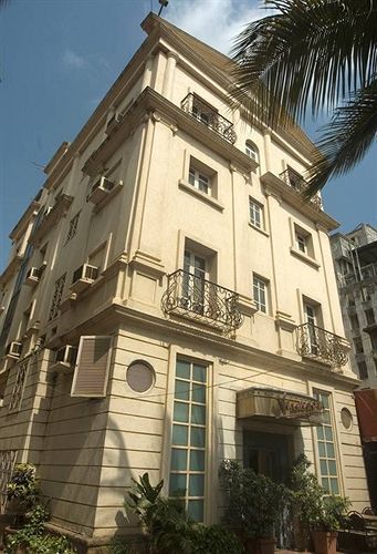 Benzy Palace 3*