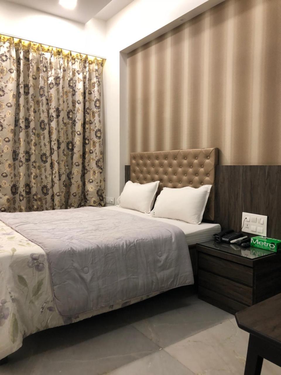 Antique - Colaba Hotel Mumbai