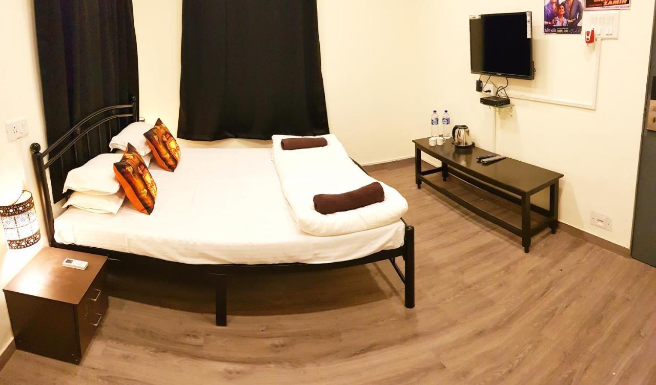 Bollywood Hostel *