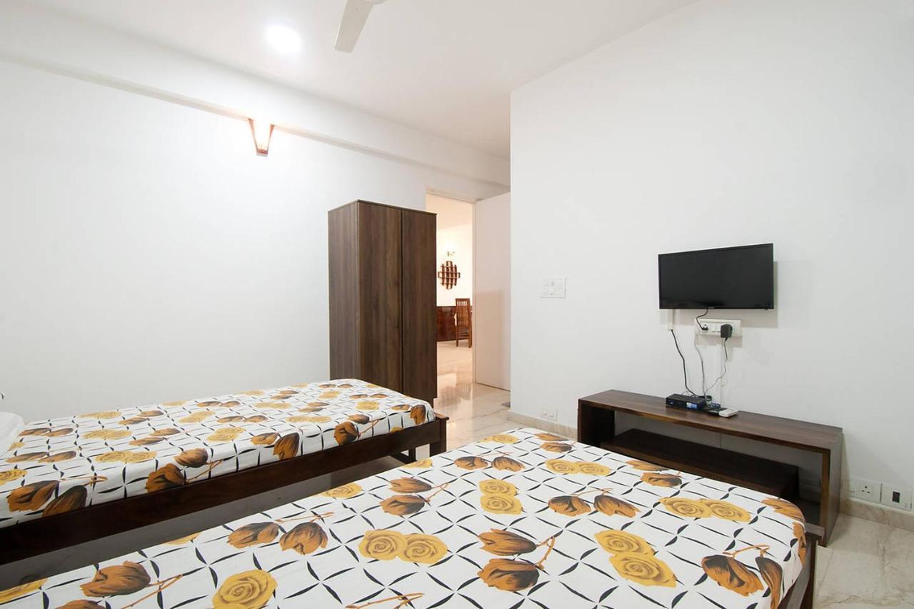 Service In Goregaon West Guest house *