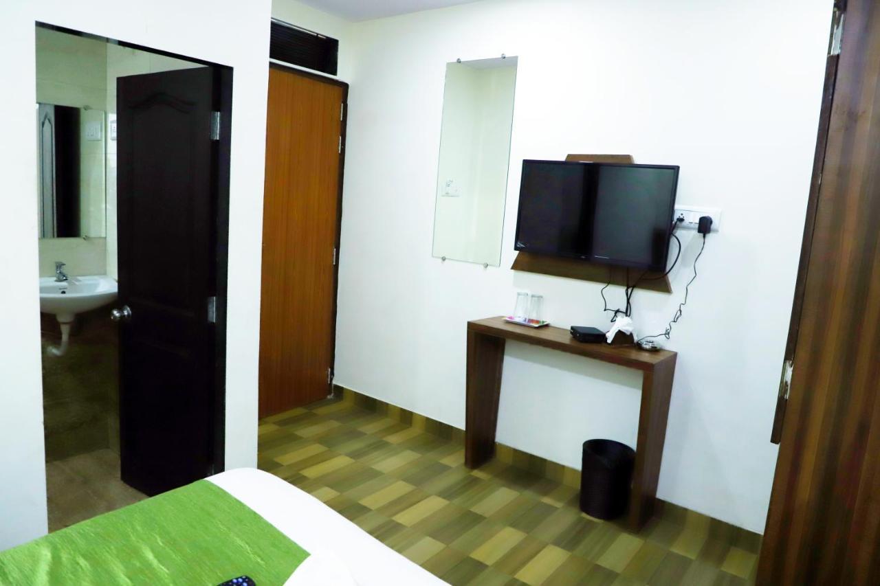 Airport Residency Bed & Breakfast