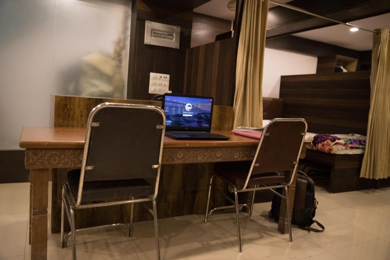 Darbar Hotel *