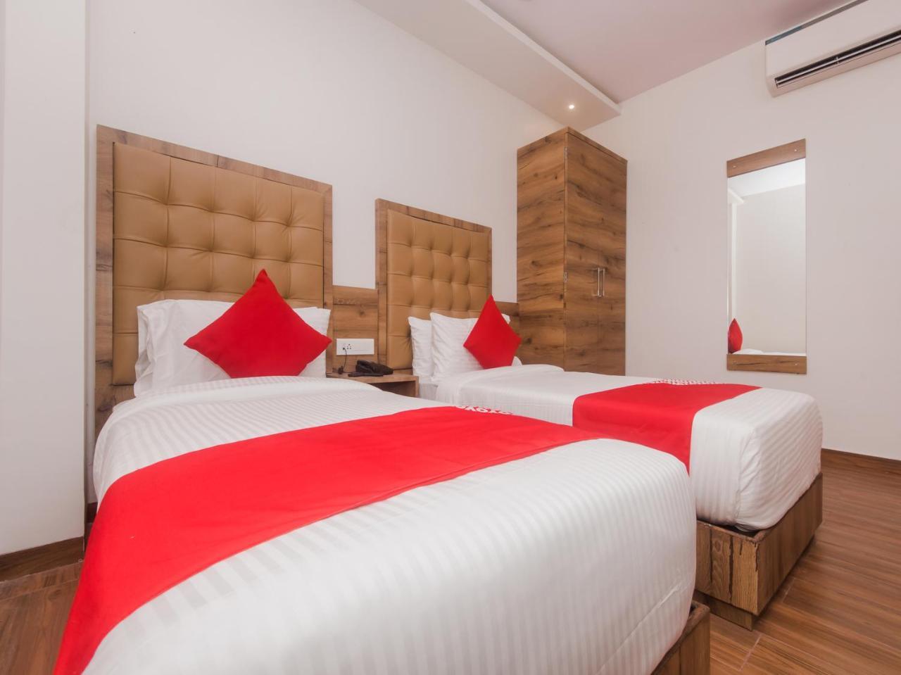Hotel Oyo 12063 Pearls Bkc 3*