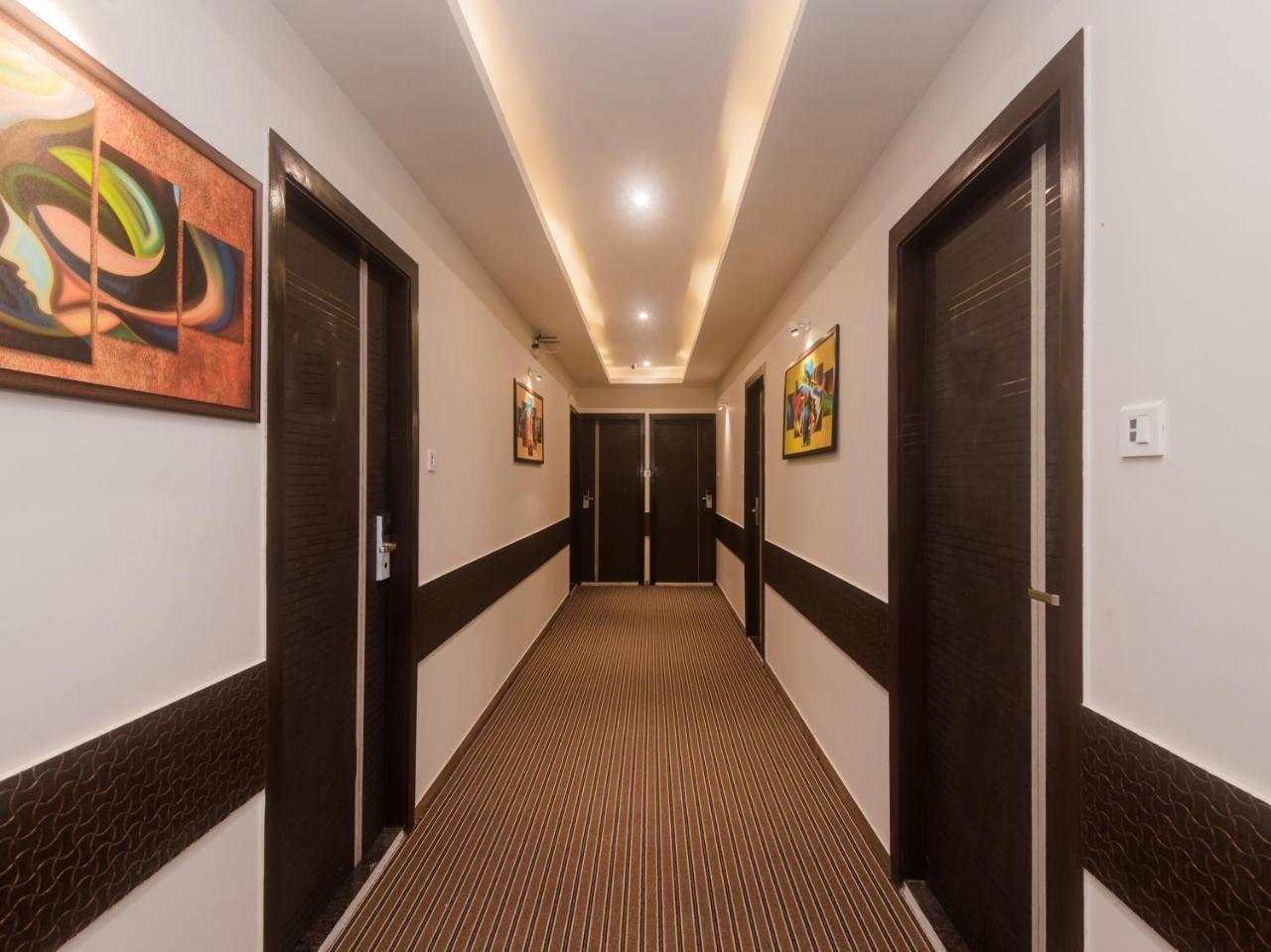 Oyo 12063 Pearls Bkc Hotel
