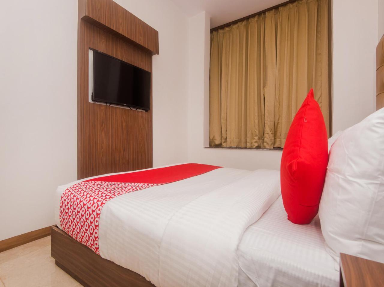 Oyo 12063 Pearls Bkc Hotel