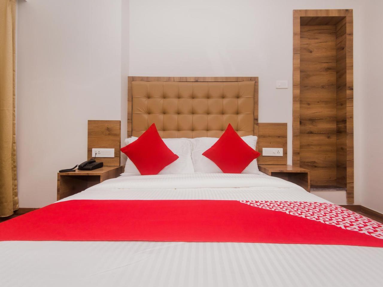 Hotel Oyo 12063 Pearls Bkc Mumbai