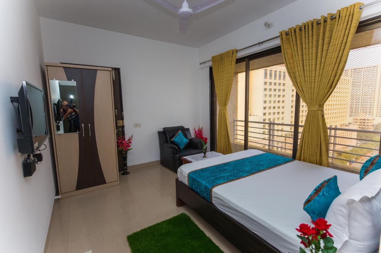 Bed & Breakfast Aristo Room, - Near Kokilaben Dhirubai Ambani Hospital For Family Only, *