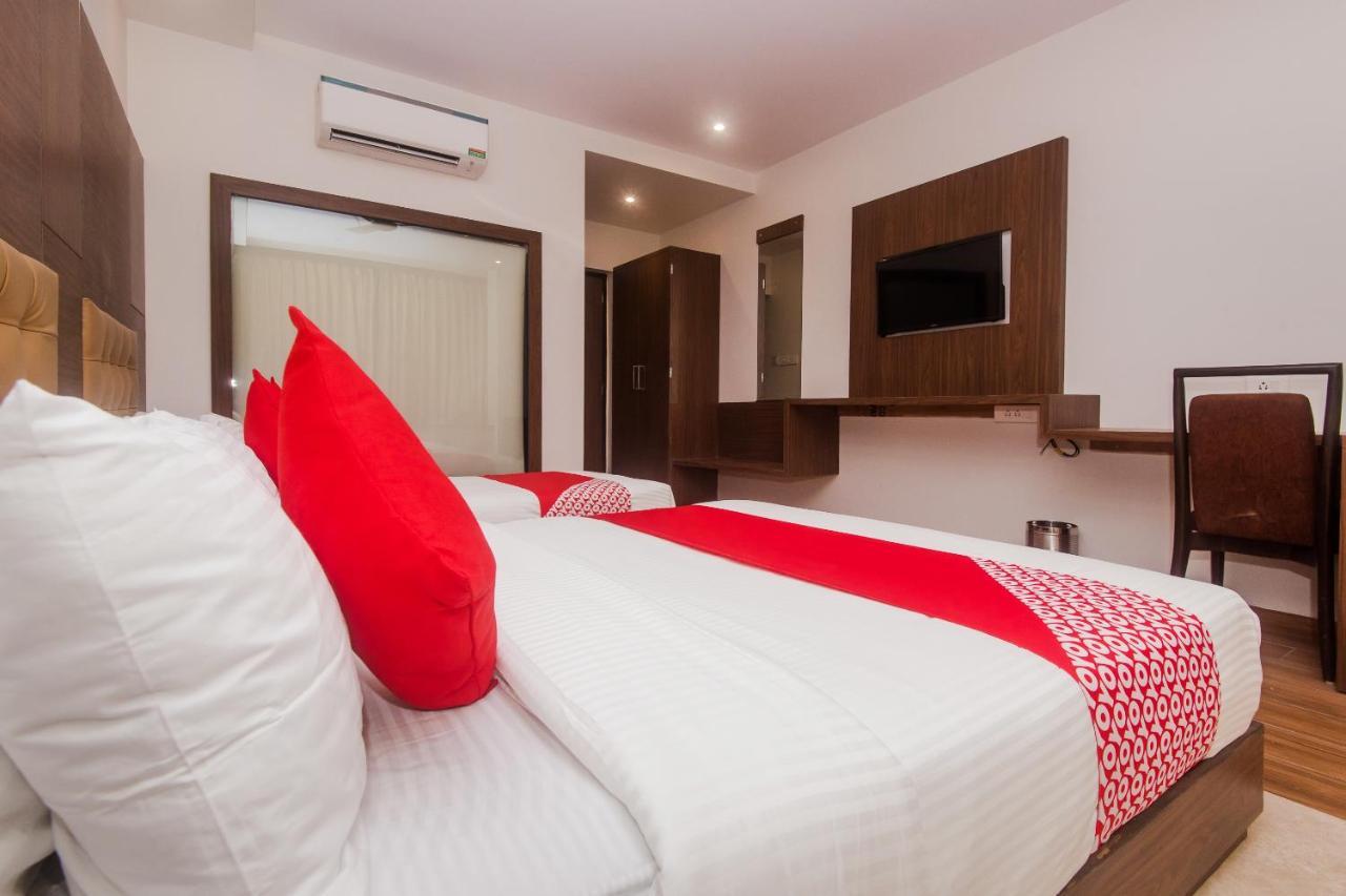 Hotel Oyo 12063 Pearls Bkc