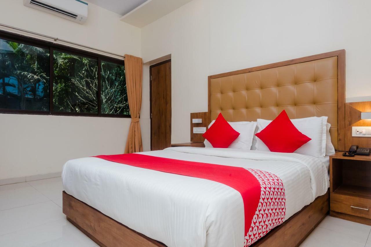 Oyo 17028 Aviva Residency