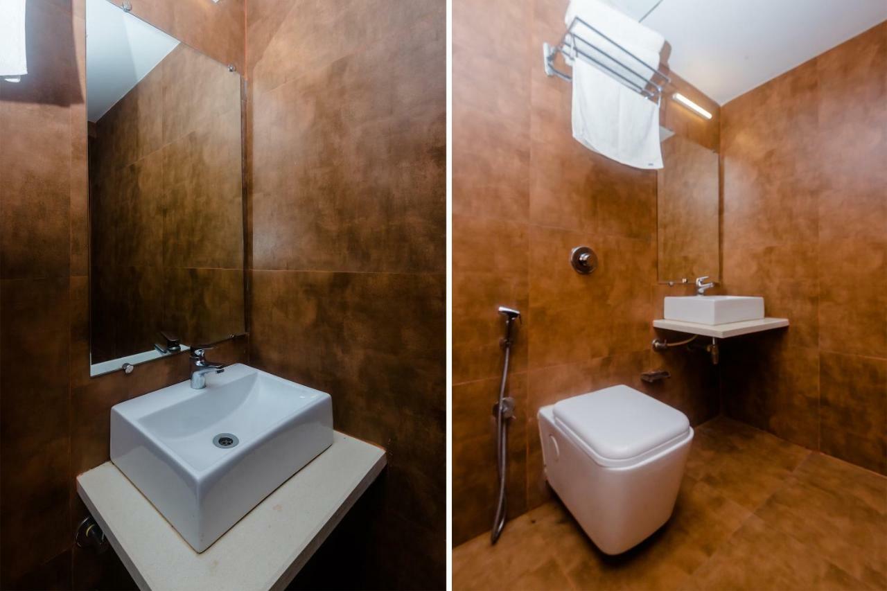 Oyo 17028 Aviva Residency Hotel 3*