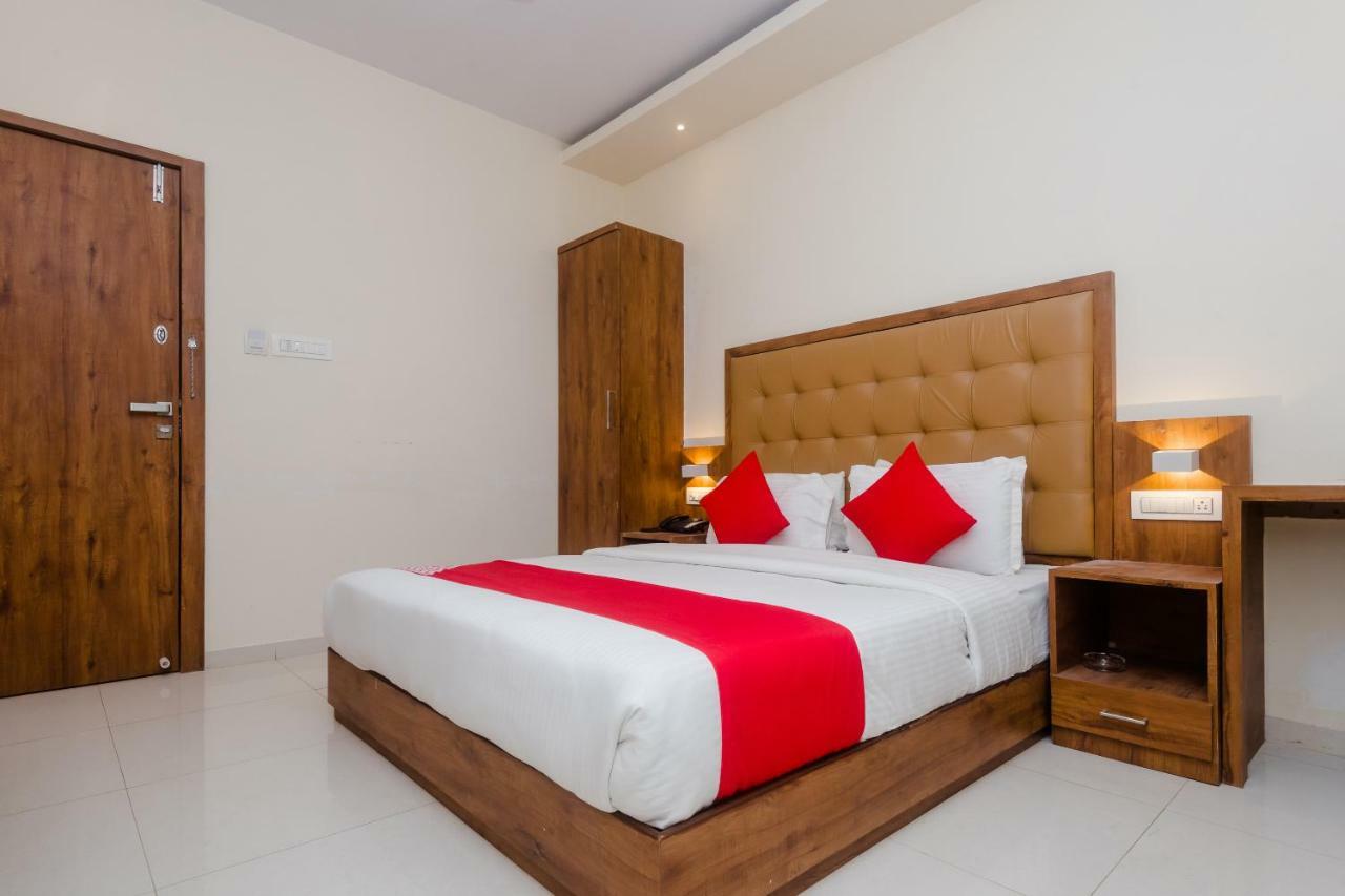 Oyo 17028 Aviva Residency 3* Mumbai