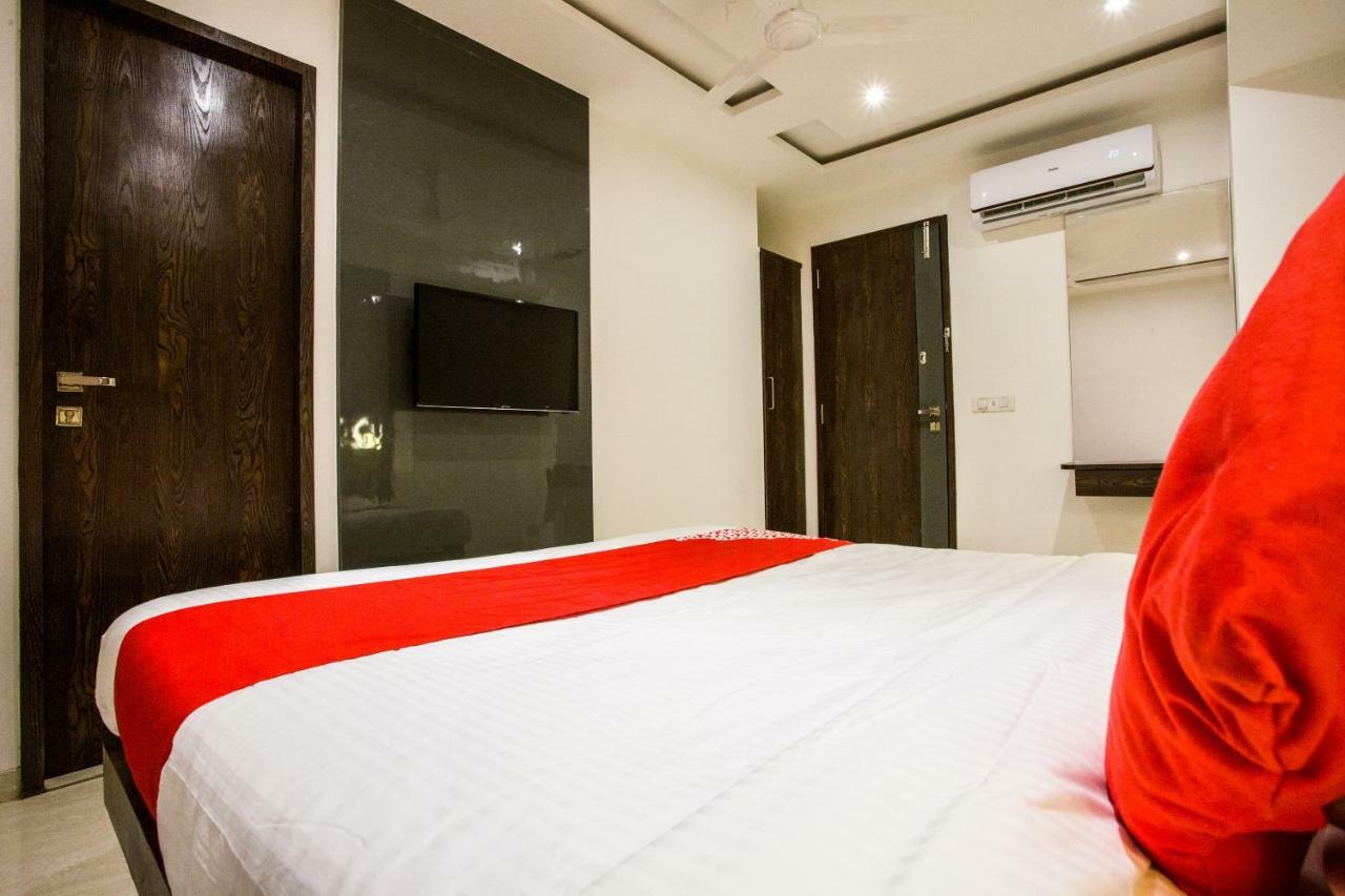 Hotel Oyo 37559 Al Haram Mumbai