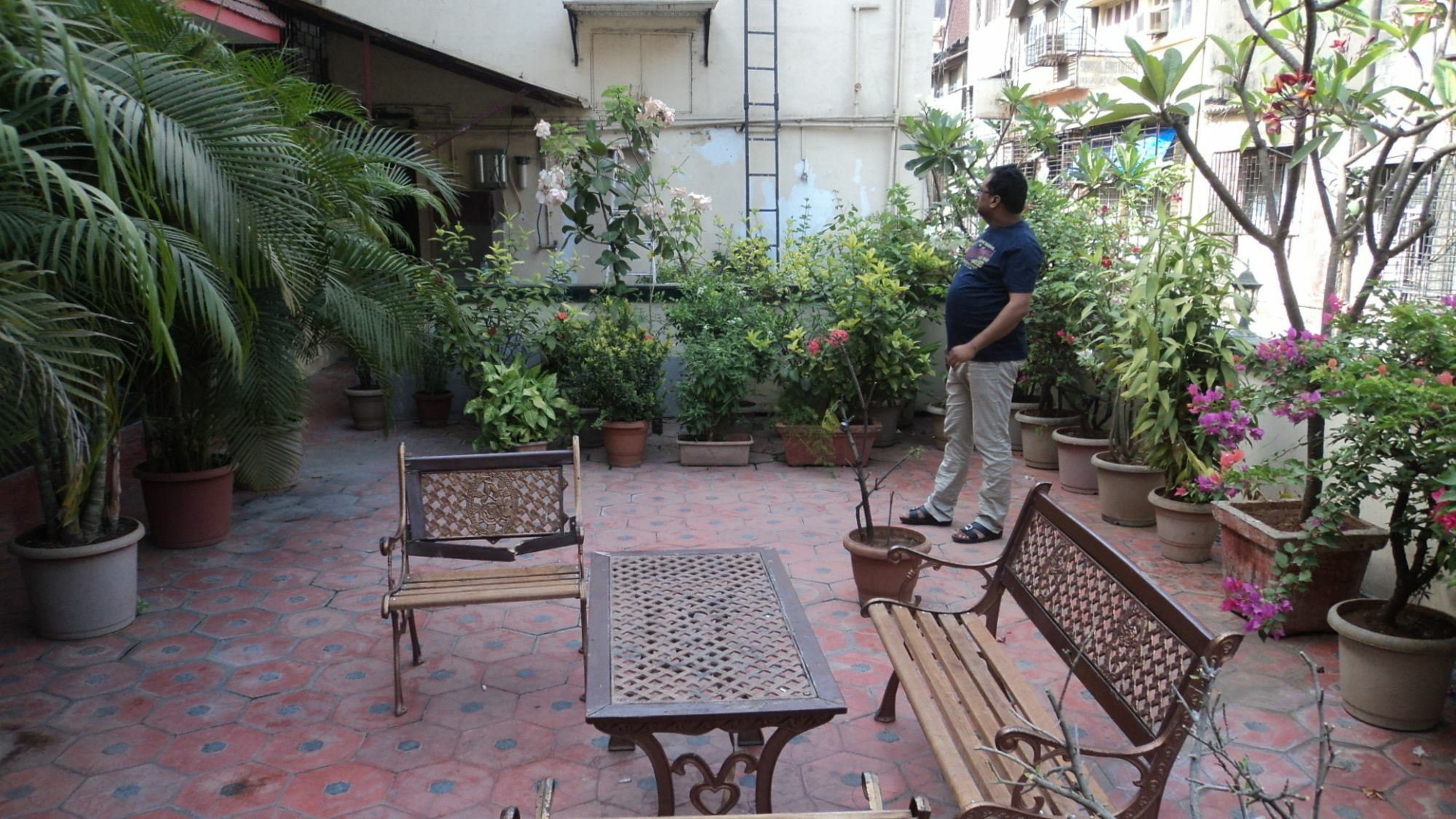 Hotel Benazeer