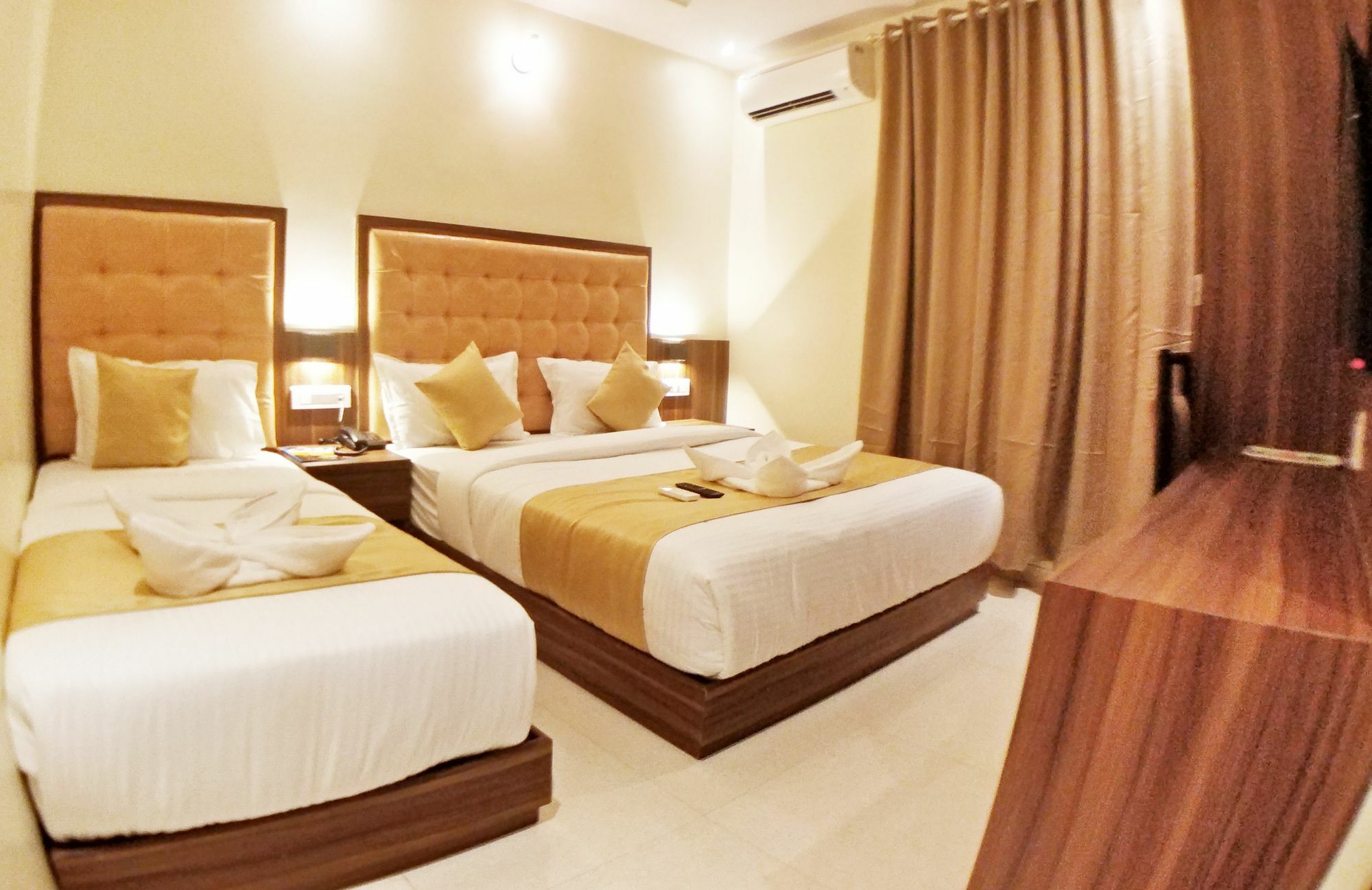 Emerald Hotel 3*