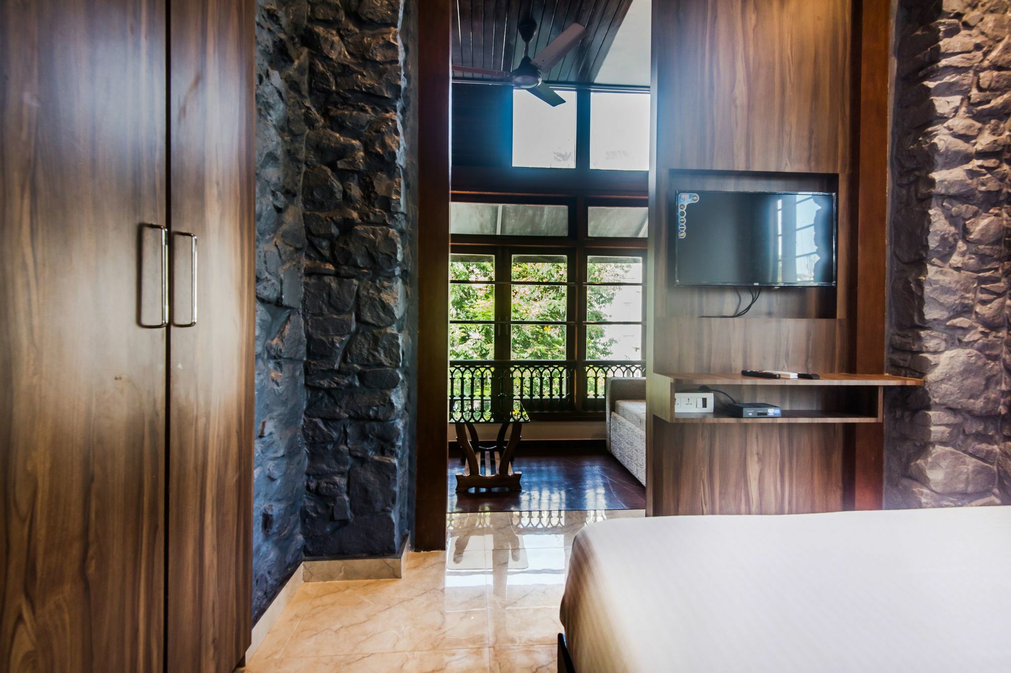 Hotel Sea Grand, Colaba 2*