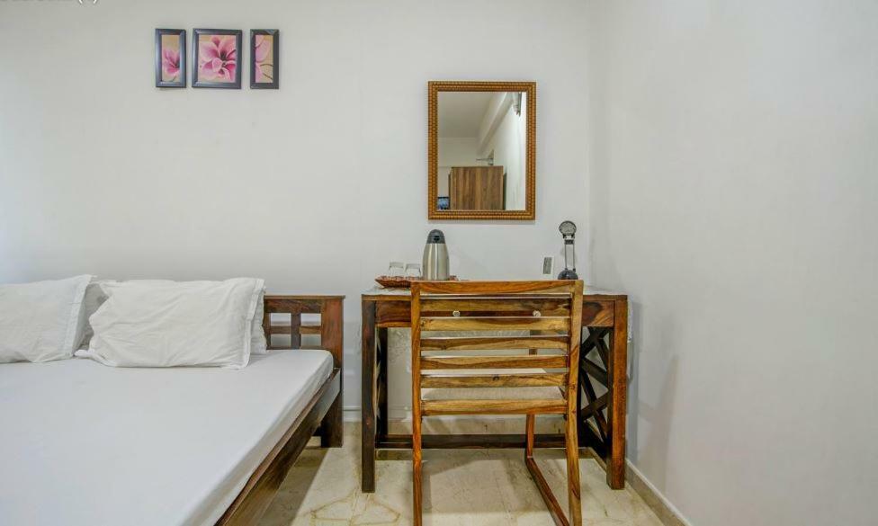 Service In Goregaon West Guest house *