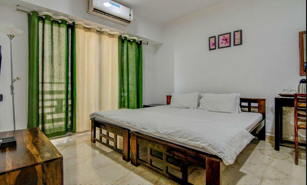 Service In Goregaon West Guest house *
