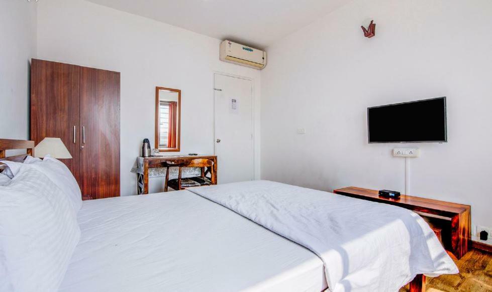 Service In Goregaon West Guest house