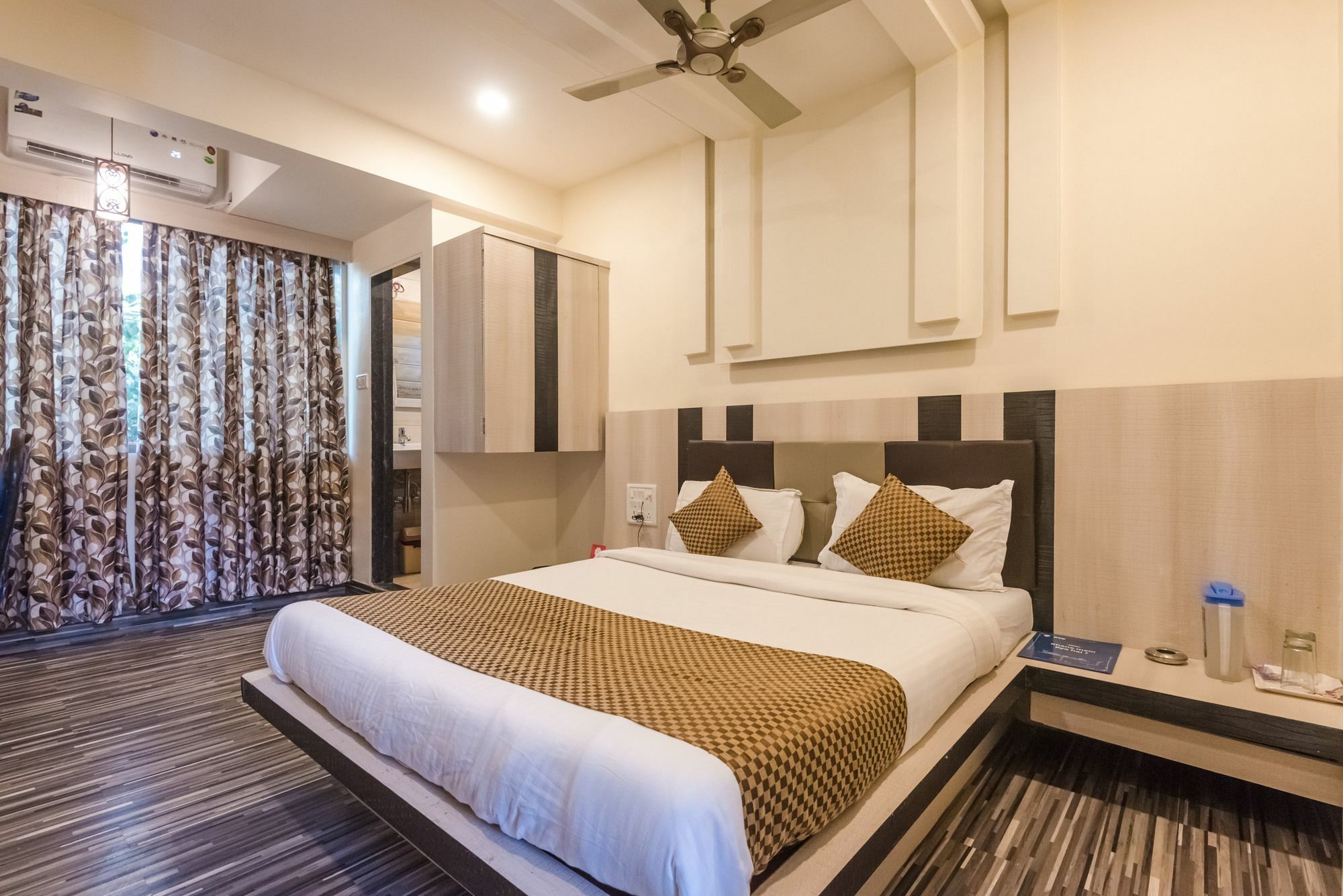 Hotel Hotel O Rana Residency Near Western Express Highway Metro Station