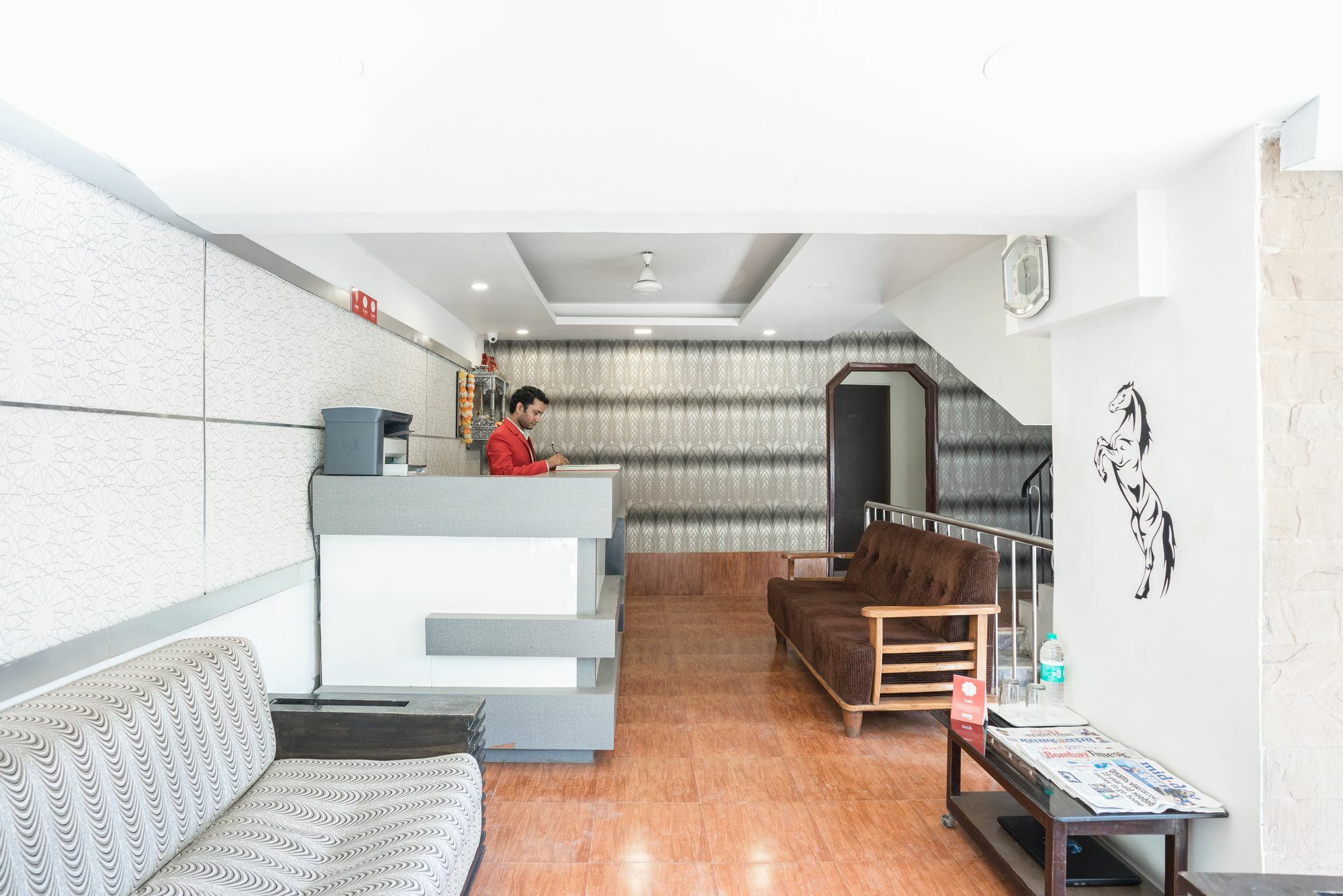 Hotel O Rana Residency Near Western Express Highway Metro Station Hotel