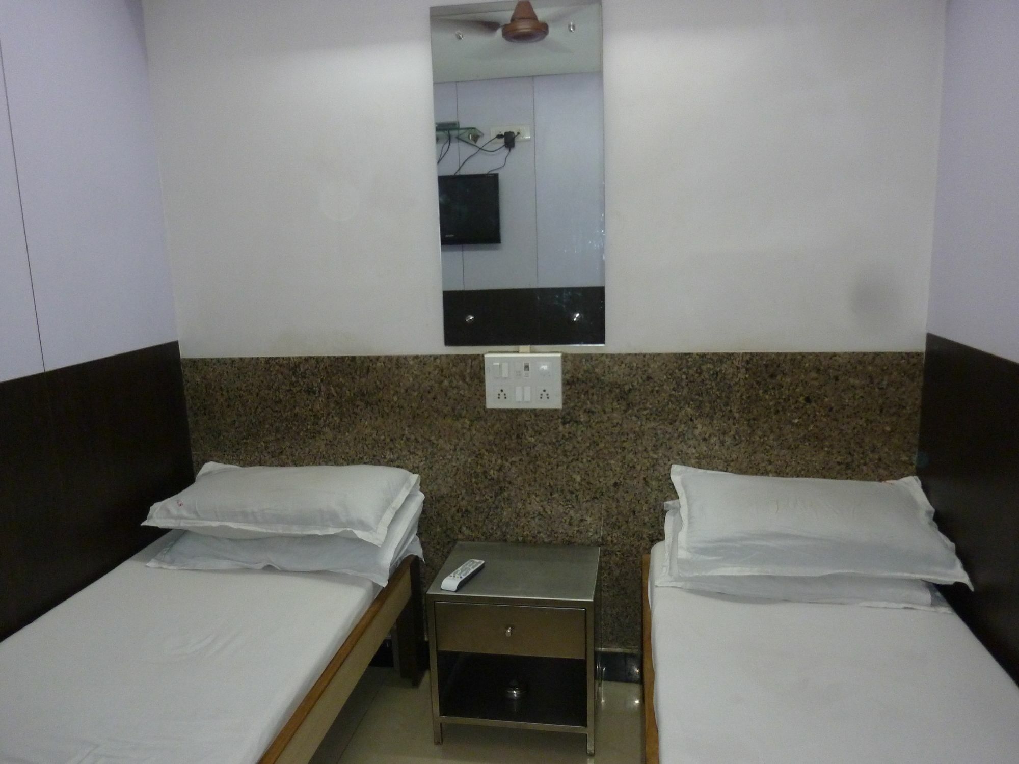 Yadgar Guest house