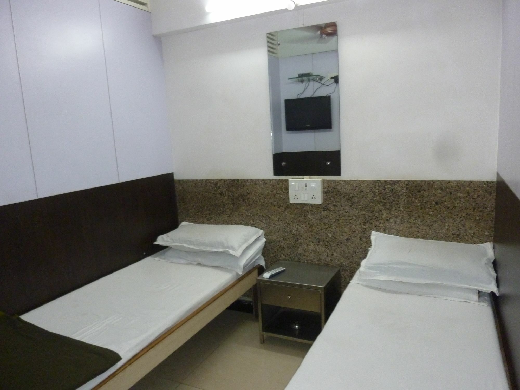 Yadgar Guest house Mumbai