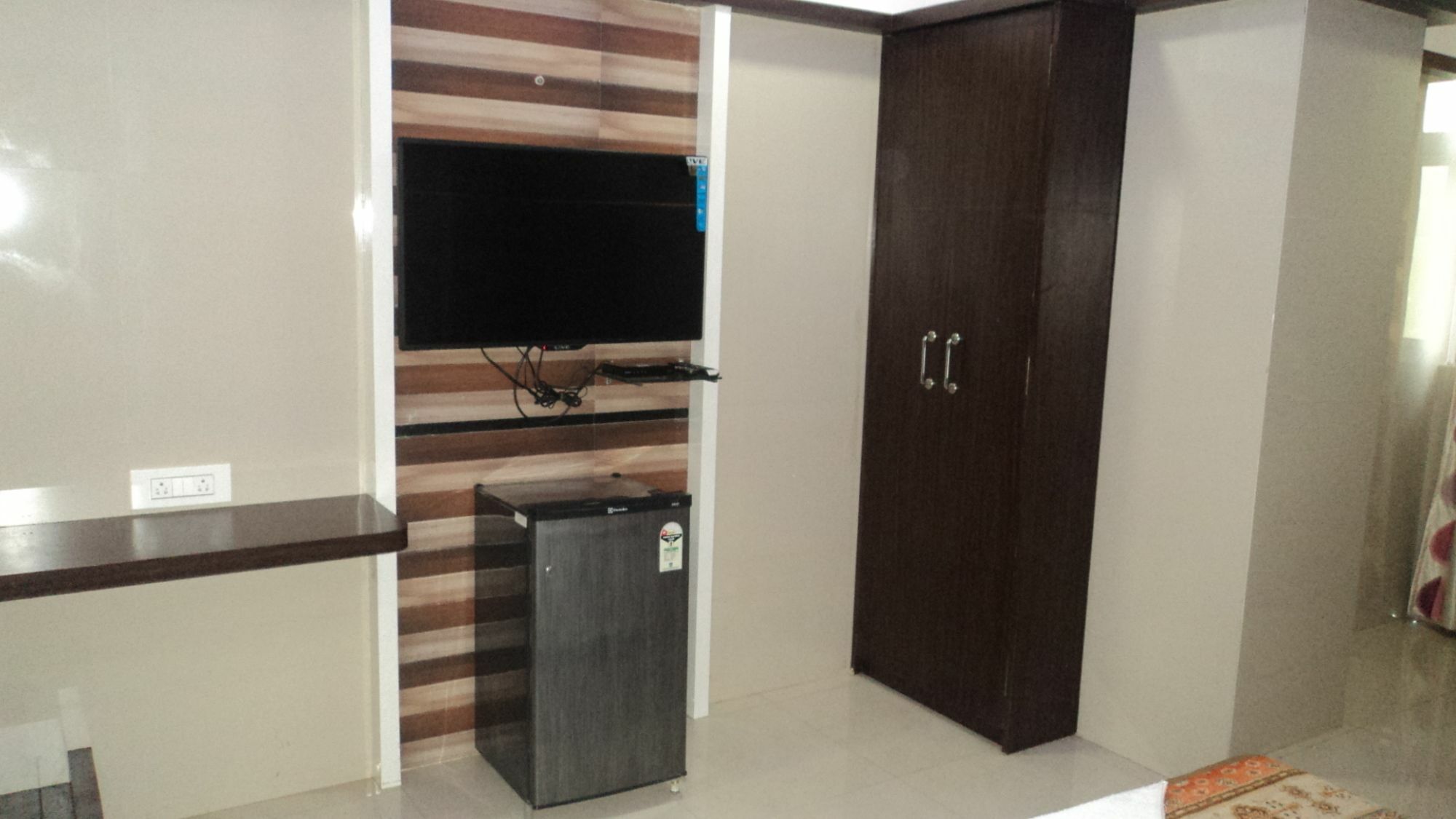 Celeste Colaba 2*