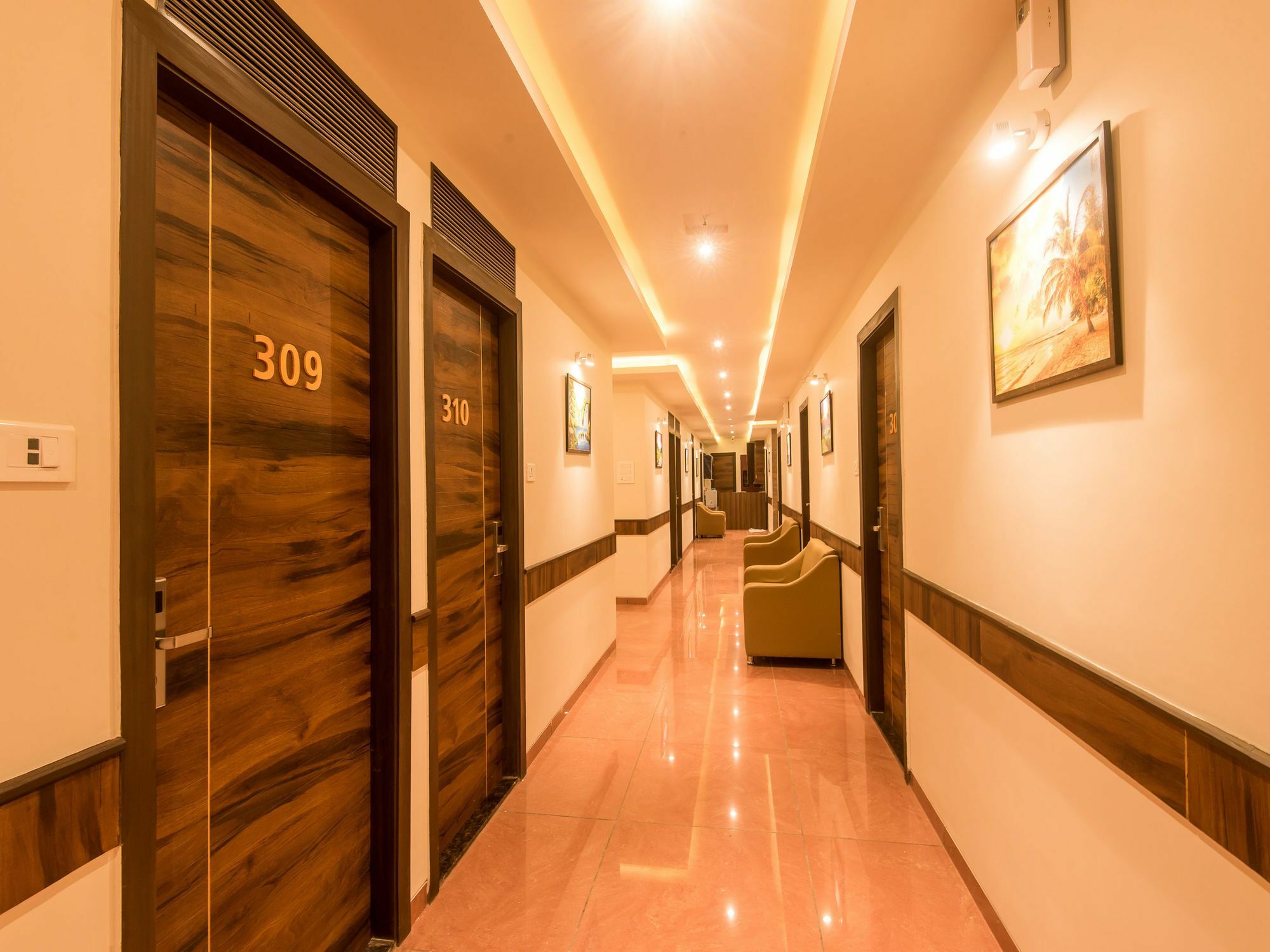 Hotel Oyo 12063 Pearls Bkc Mumbai
