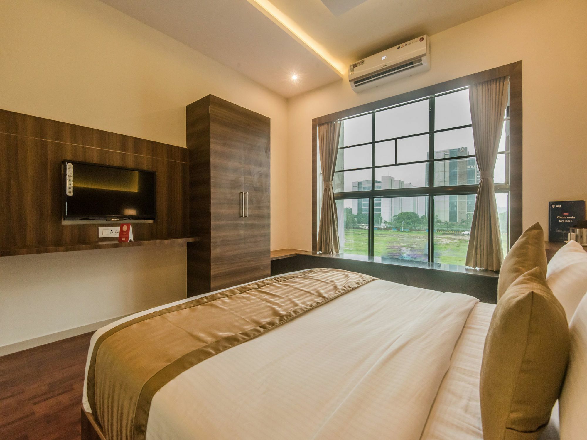 Hotel Oyo 12063 Pearls Bkc 3*