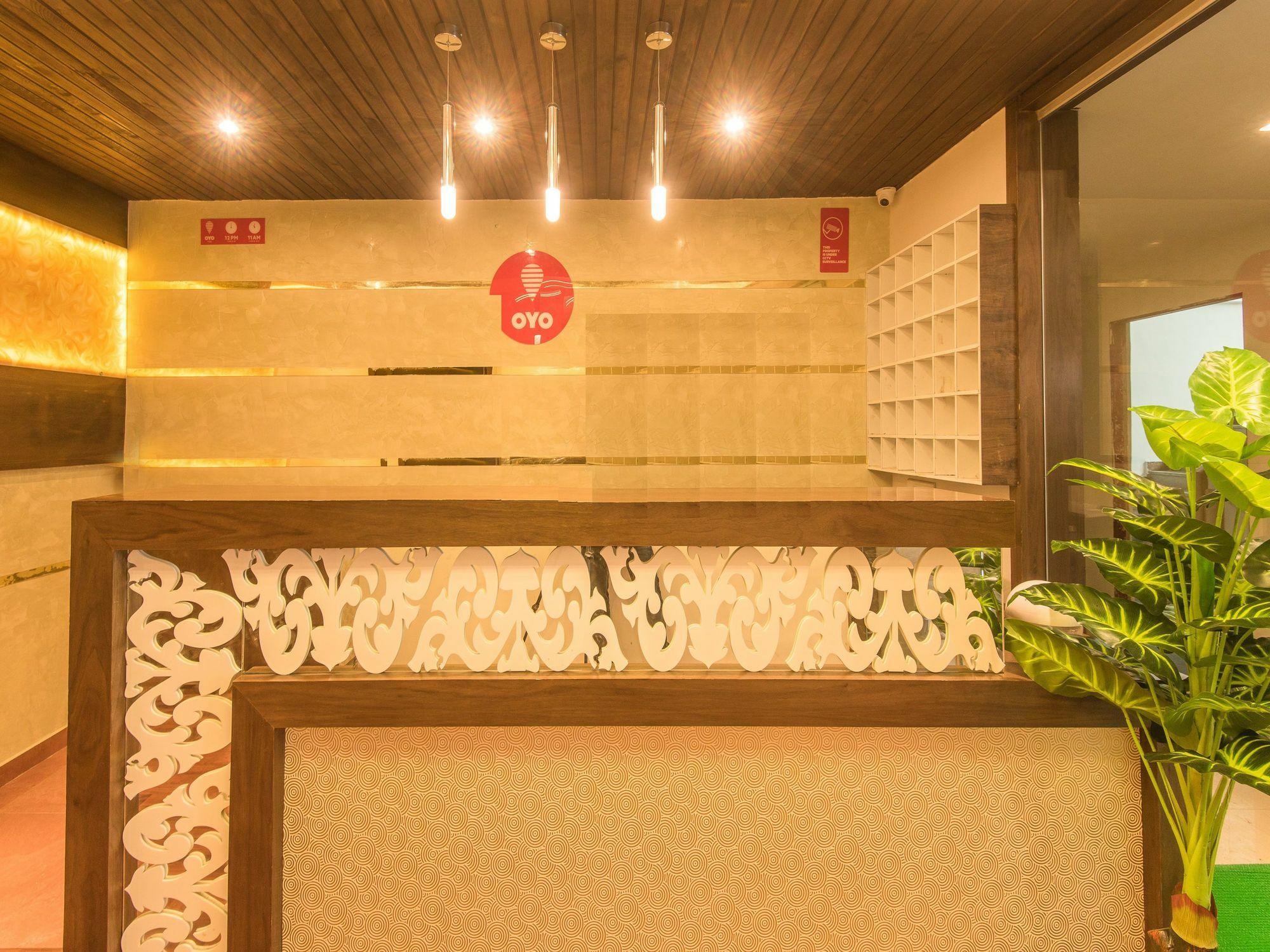 Oyo 12063 Pearls Bkc Mumbai