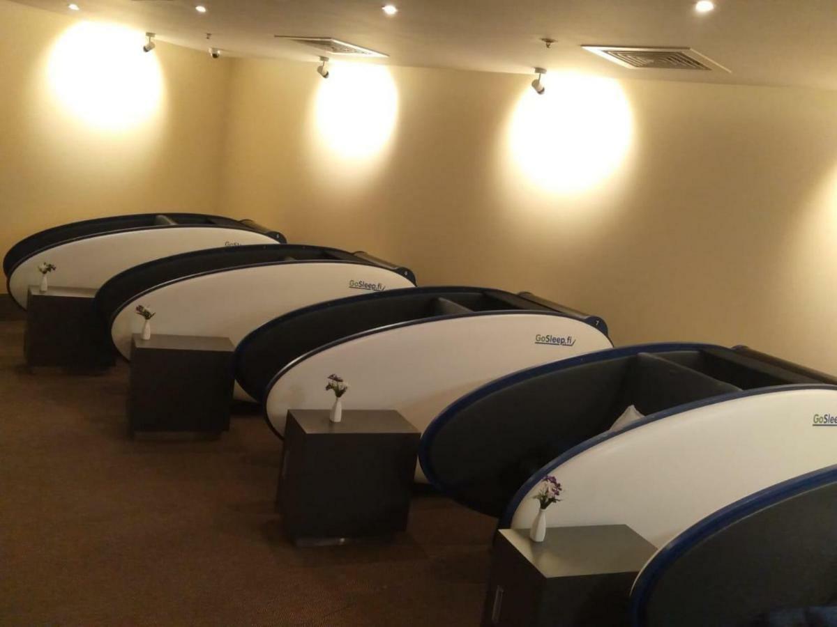 Aviserv Lounge 4*