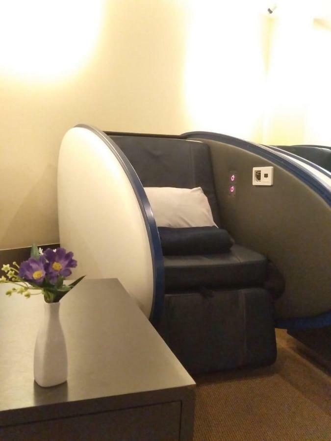 Aviserv Lounge Inn
