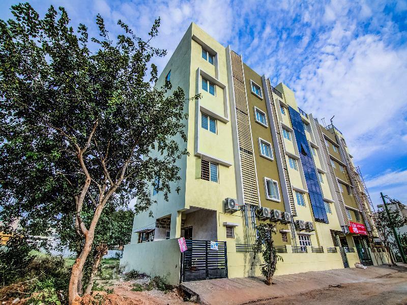 Hotel Oyo 26978 Tuliip Domestic Airport 3*