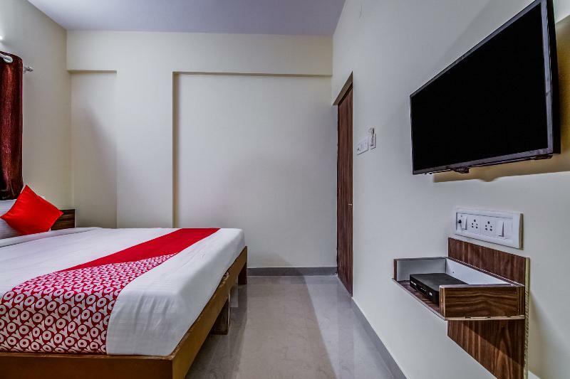 Hotel Oyo 26978 Tuliip Domestic Airport Mumbai