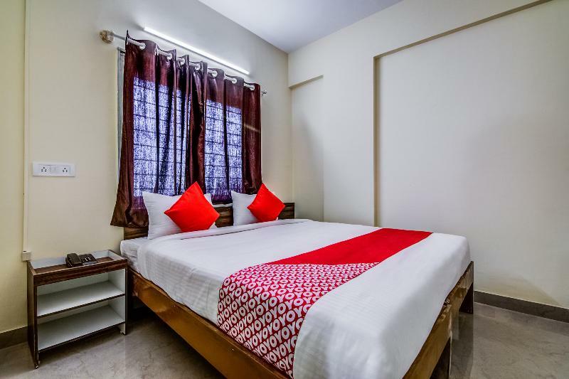 Oyo 26978 Tuliip Domestic Airport Hotel Mumbai